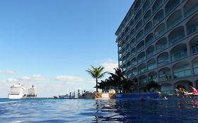 El Cantil Condominiums
